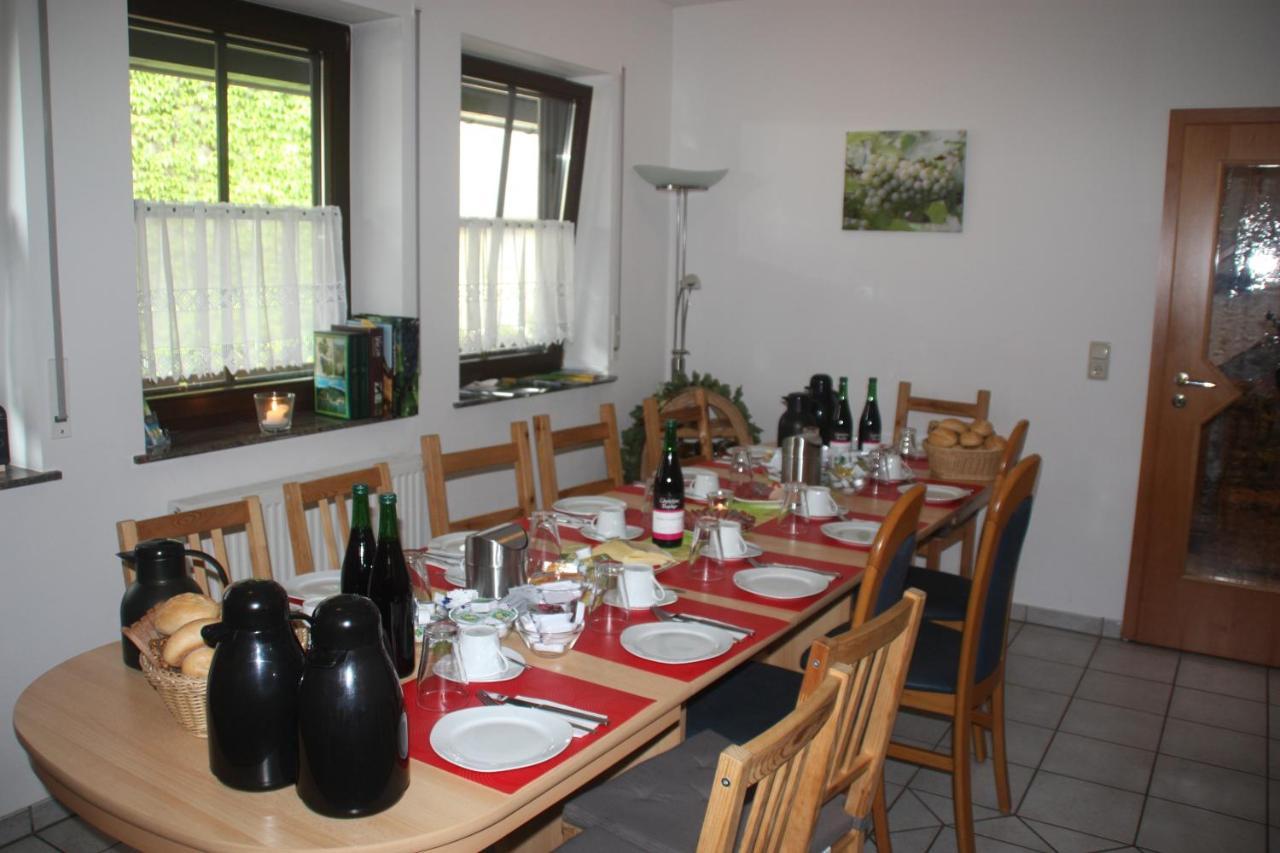 Weingut Christian Bucher Burg  Luaran gambar